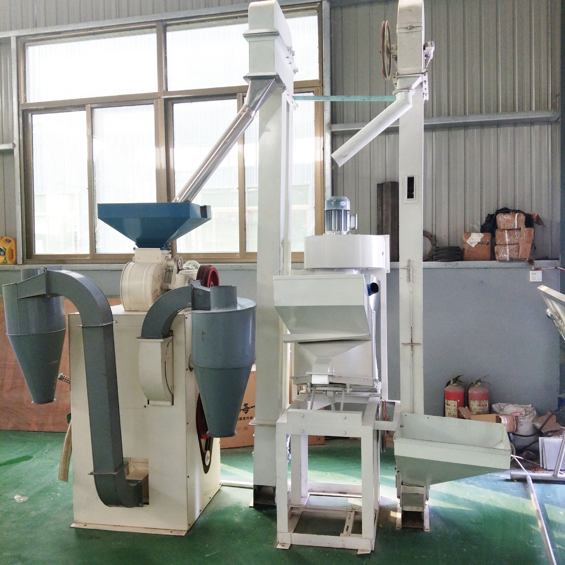 新型大米碾米机自动上料打米机水稻小米剥米机