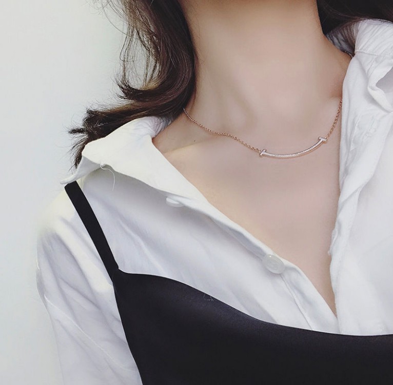 厂家批发少女清新甜美笑脸项链简约个性ins锁骨链颈链网红礼物