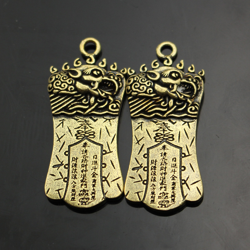 纯铜貔貅本命年瑞兽咬牌吊牌道家吊牌黄铜吊坠广东中山玫琳卡