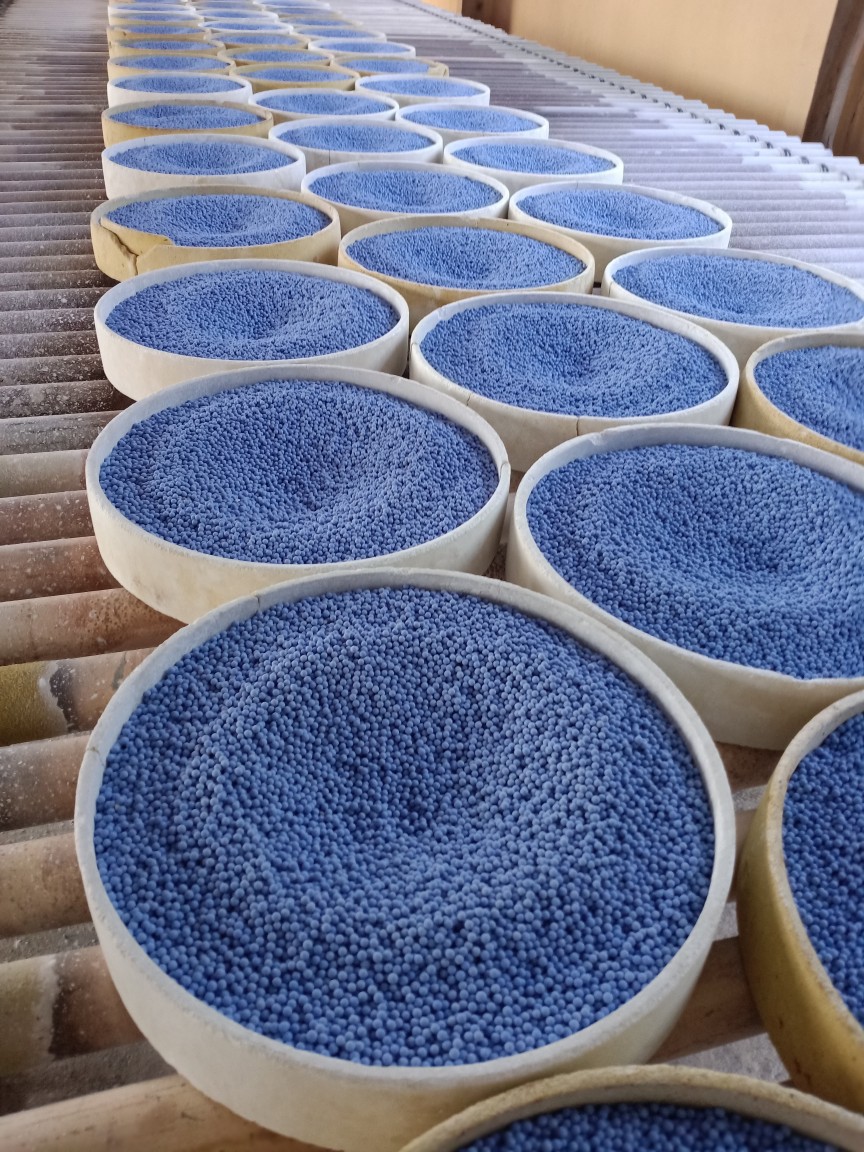 厂家直供陶碳球,彩色陶碳球,负离子陶碳球,彩色陶粒