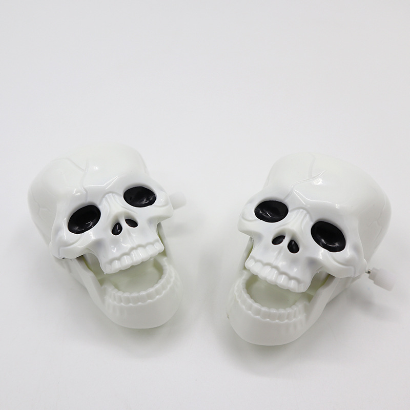 万圣节上链发条白色骷髅头鬼节派对鬼屋装饰恐怖摆件整蛊玩具