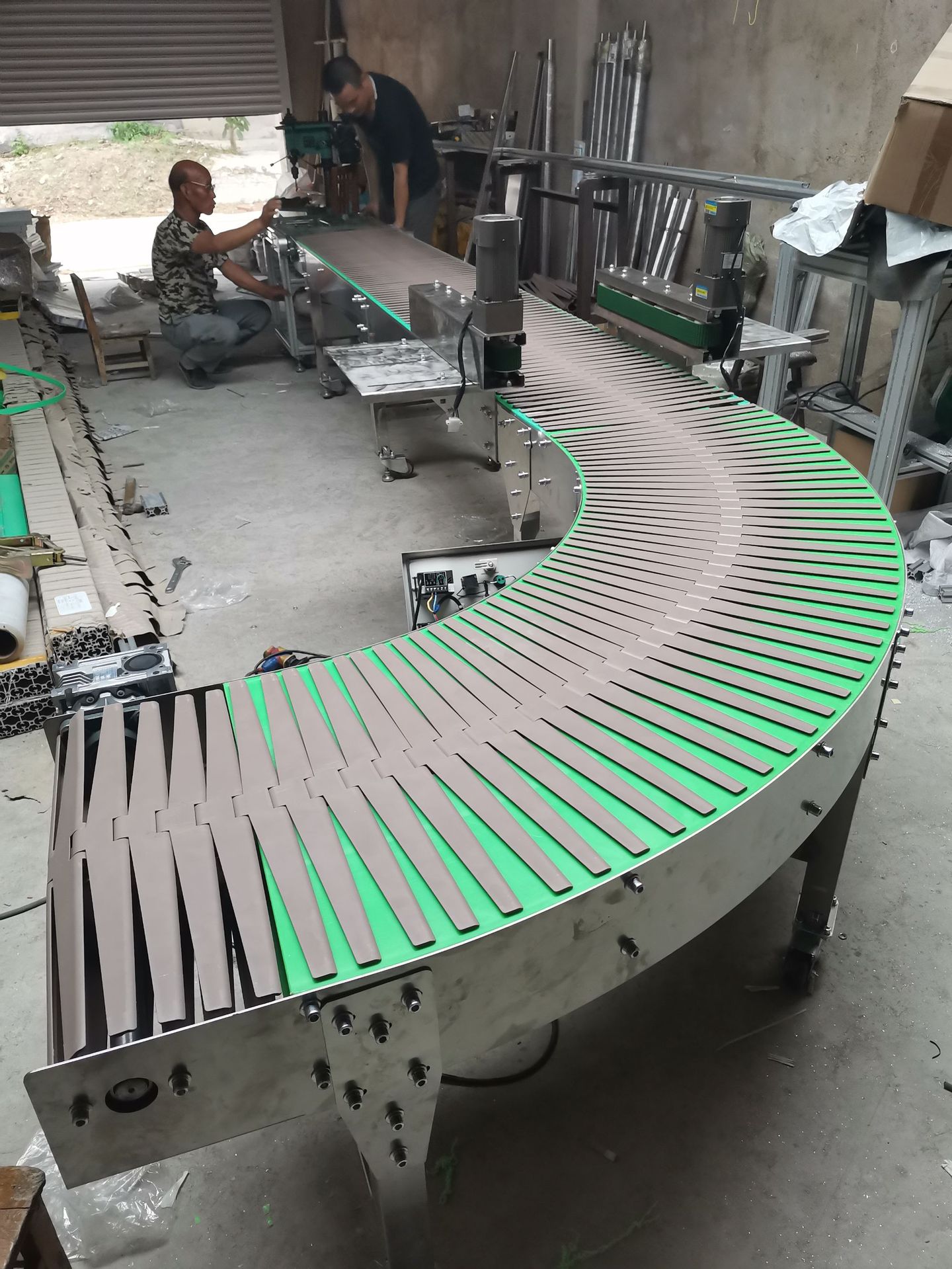 皮带小型电动链板输送机爬坡输送带快递物流分拣流水线食品传送带