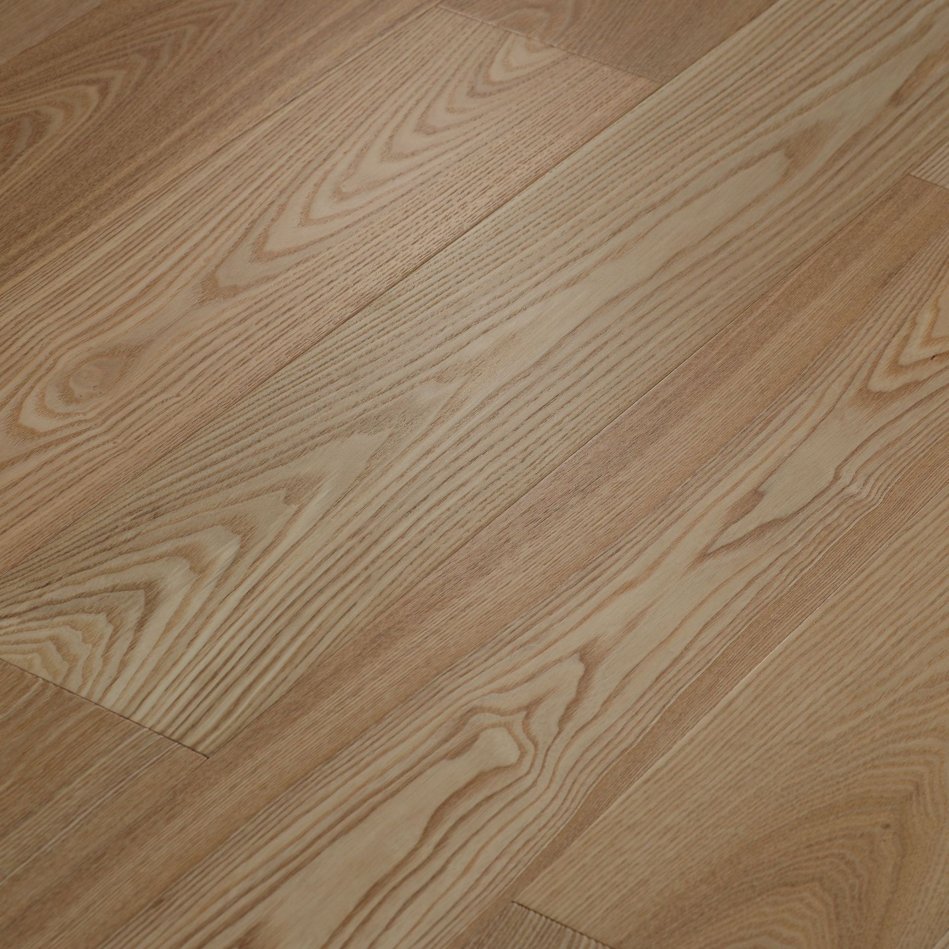 复古三层中式家用卧室耐磨松木实木复合地板厂家直销