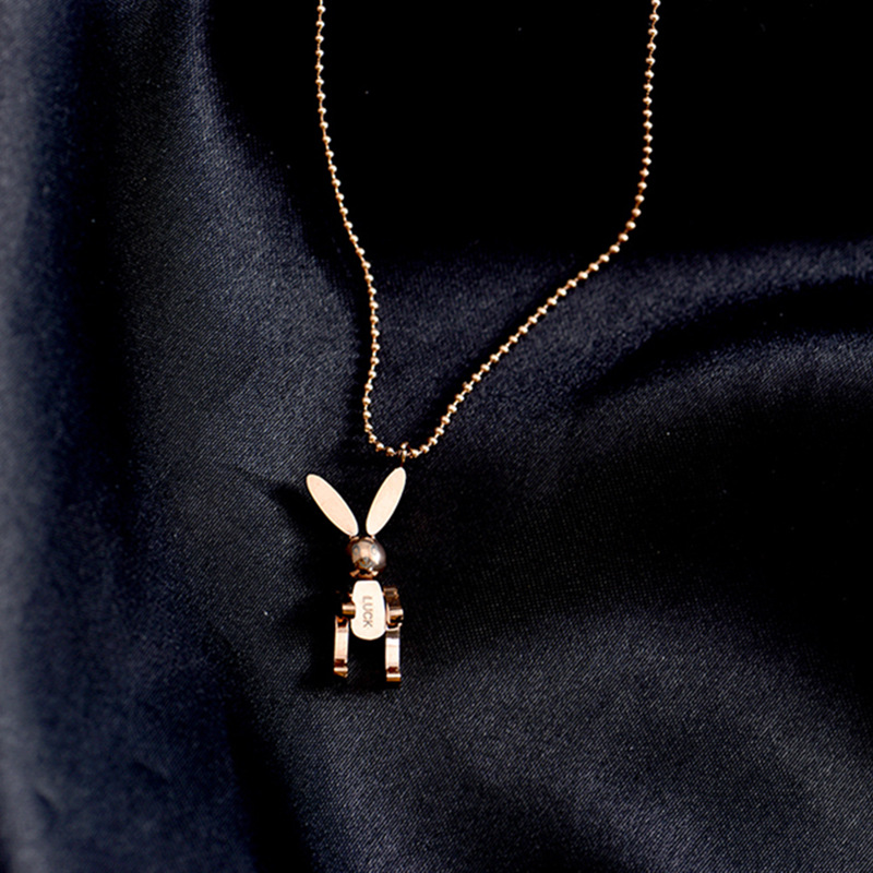 钛钢可活动兔子项链女ins简约气质个性机械兔锁骨链网红新款颈链