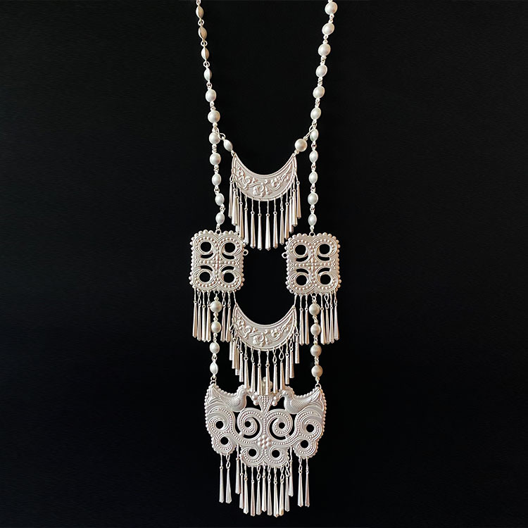 厂家直供彝族民族风哑银胸牌 节日摄影表演配饰 彝族婚礼盛装饰品-阿