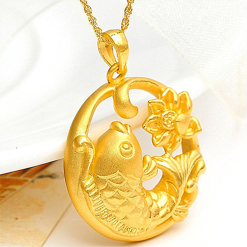 可爱活泼莲花鱼吊坠 铜镀黄金喷砂荷花锦鲤鱼吊坠 砂面鱼儿项链