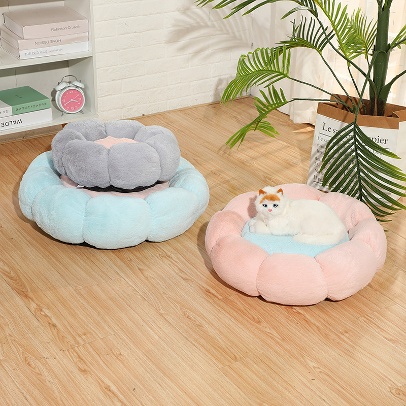 round Flower Pet Bed Cute Soft and Comfortable All-Season Warm Plush Pet Pad Factory Customized Cathouse Doghouse