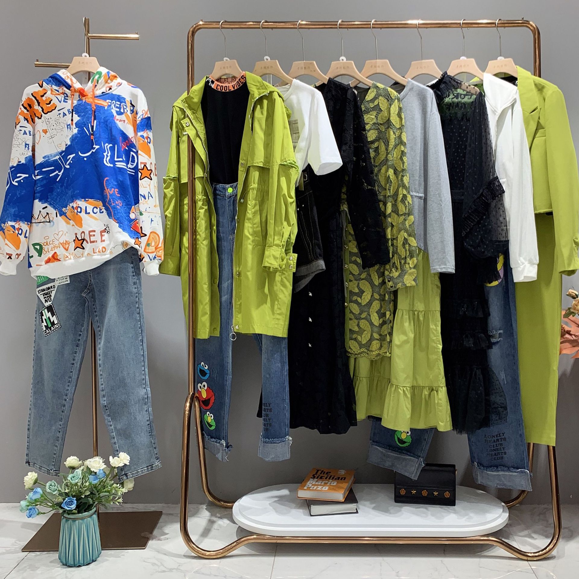 亮点国际秋轻奢品牌女装折扣尾货 香港时尚潮牌女装走份魔美名作