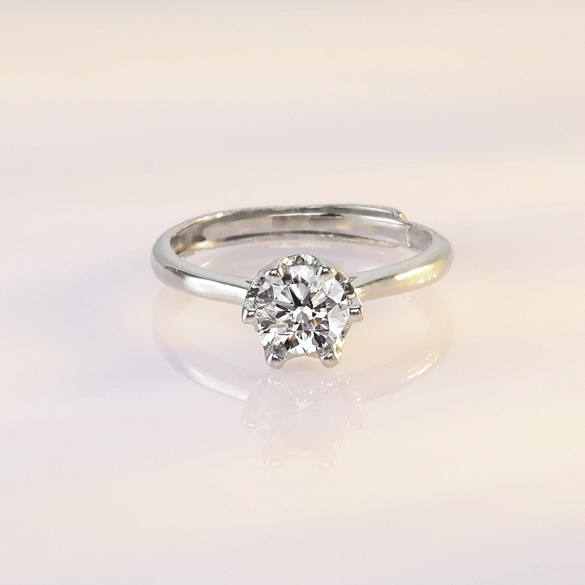 圆形莫桑钻戒 六爪半克拉扭臂钻石戒指 女款结婚定 制银镶钻指环