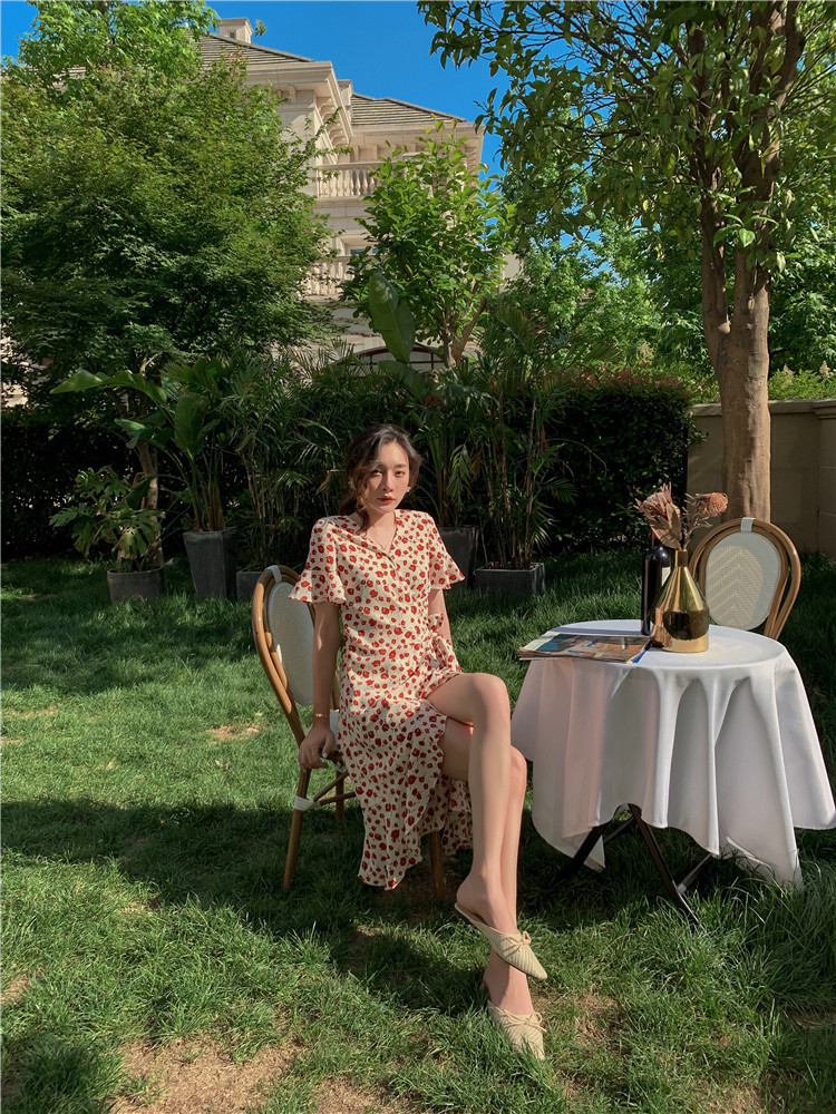 法式茶歇裙度假裙沙滩裙女夏 v领印花连衣裙