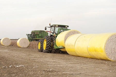 热销采棉机打包膜 大量生产棉花包装膜 专业生产下蛋机打包膜