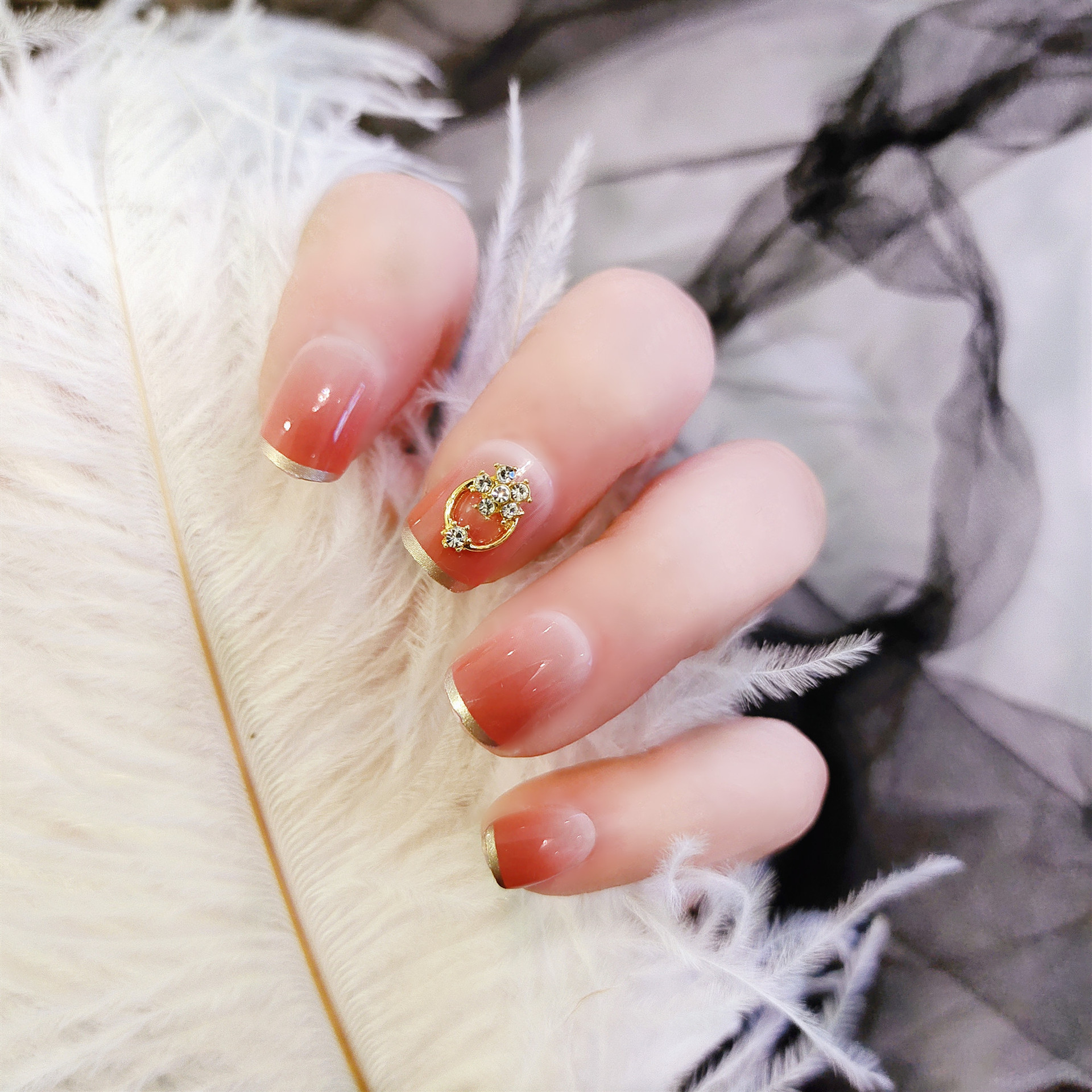 美甲贴片假指甲成品方头短款浅色系少女指甲贴可拆卸穿戴美甲显白