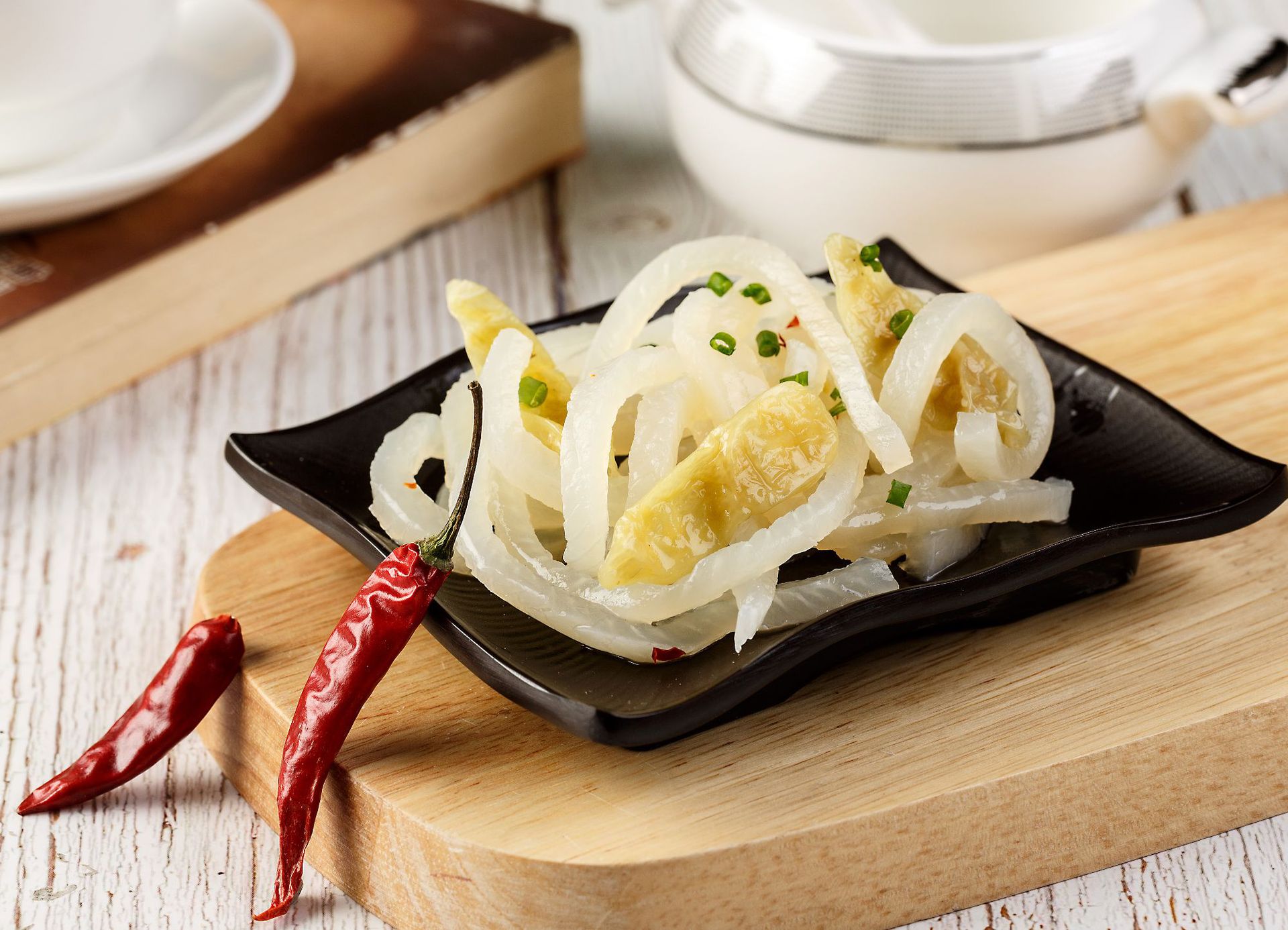 散称猪皮10kg整箱水晶猪皮泡椒猪皮贴牌代加工泡椒猪皮