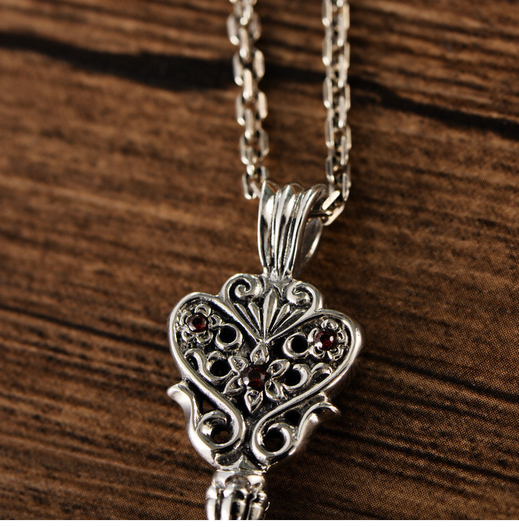 小黑银饰批发s925纯银复古泰银蝴蝶爱心潮流时尚男女钥匙吊坠挂件