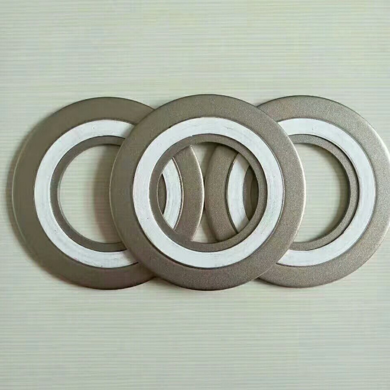 内外环金属石墨缠绕垫片304不锈钢基本型碳钢密封垫片