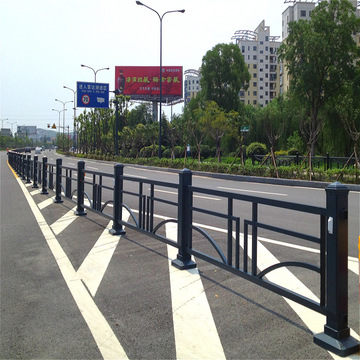 厂家定制市政道路护栏交通机非隔离栏马路热镀锌栏杆中分带围栏