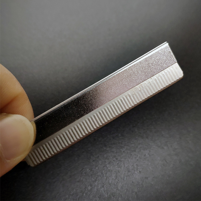 康百佳羽毛刀片 修眉刀片剃须理发 美容院理发店 100片买送刀架