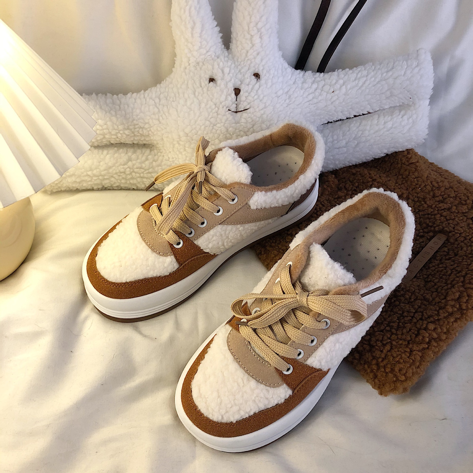 2021秋冬新款保暖加绒日系百搭港风少女松糕鞋可爱圆头休闲板鞋潮