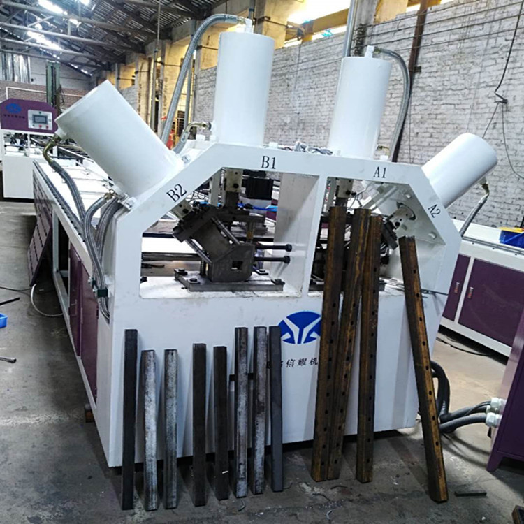 数控方管角钢切断冲孔一体机 角铁新法兰冲床 铁板全自动冲孔机