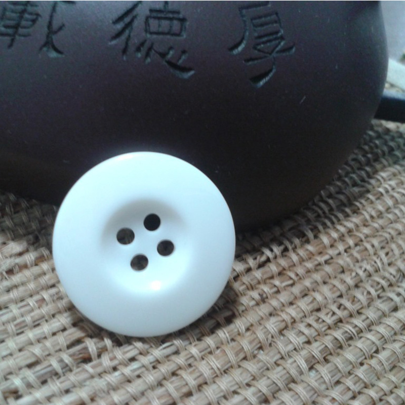 树脂纽扣低价批发瓷白纽扣倒边纽扣四眼染色纽扣定制纽扣工厂