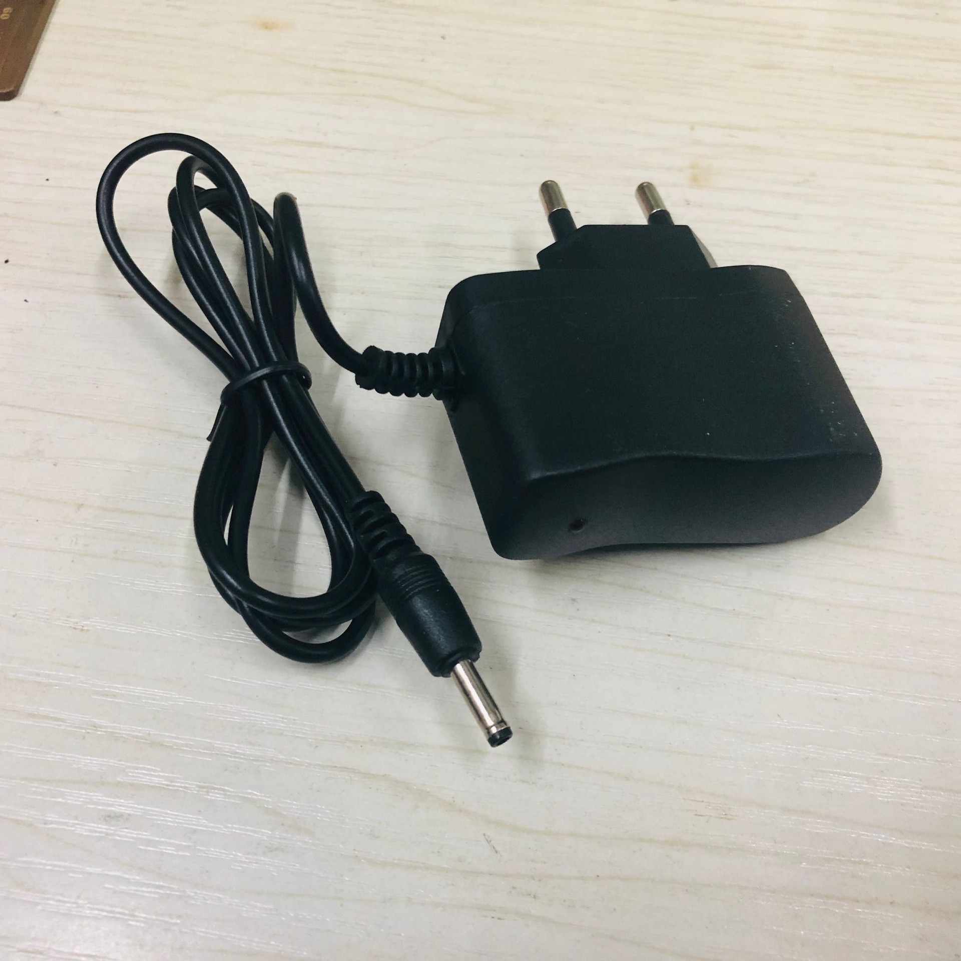 5v-1a电源充电器dc3.5-5.5圆头欧规侧美带线直充大头小头有线旅充