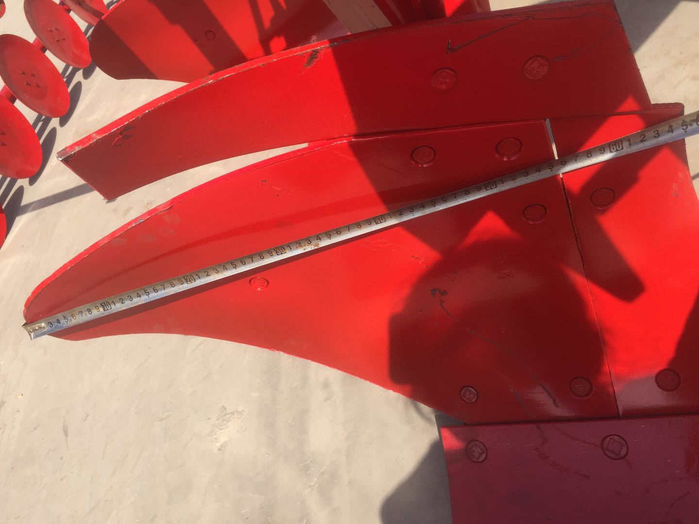 1l-325铧犁 实心剪切钢板犁柱 农用翻地机械犁 高质量翻地犁