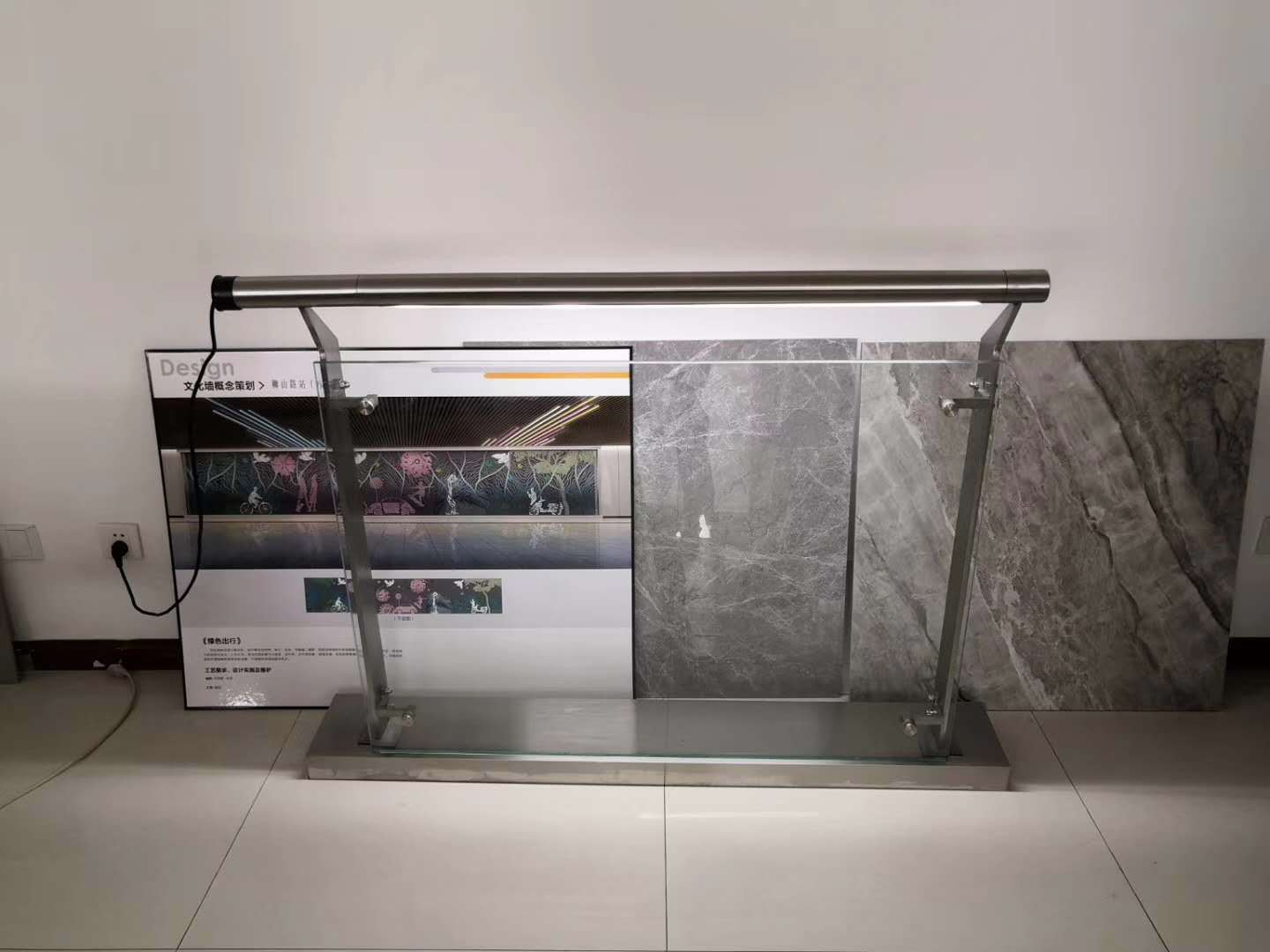 地铁不锈钢灯光栏杆 出入口栏杆 靠墙扶手