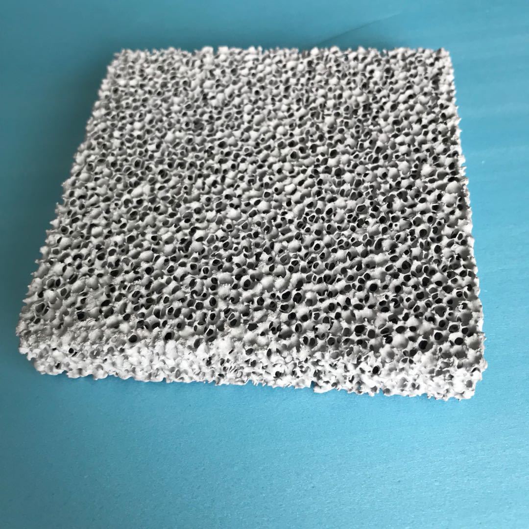 碳化硅泡沫陶瓷负载光触媒三维陶瓷过滤片耐压强铸钢陶瓷圆形