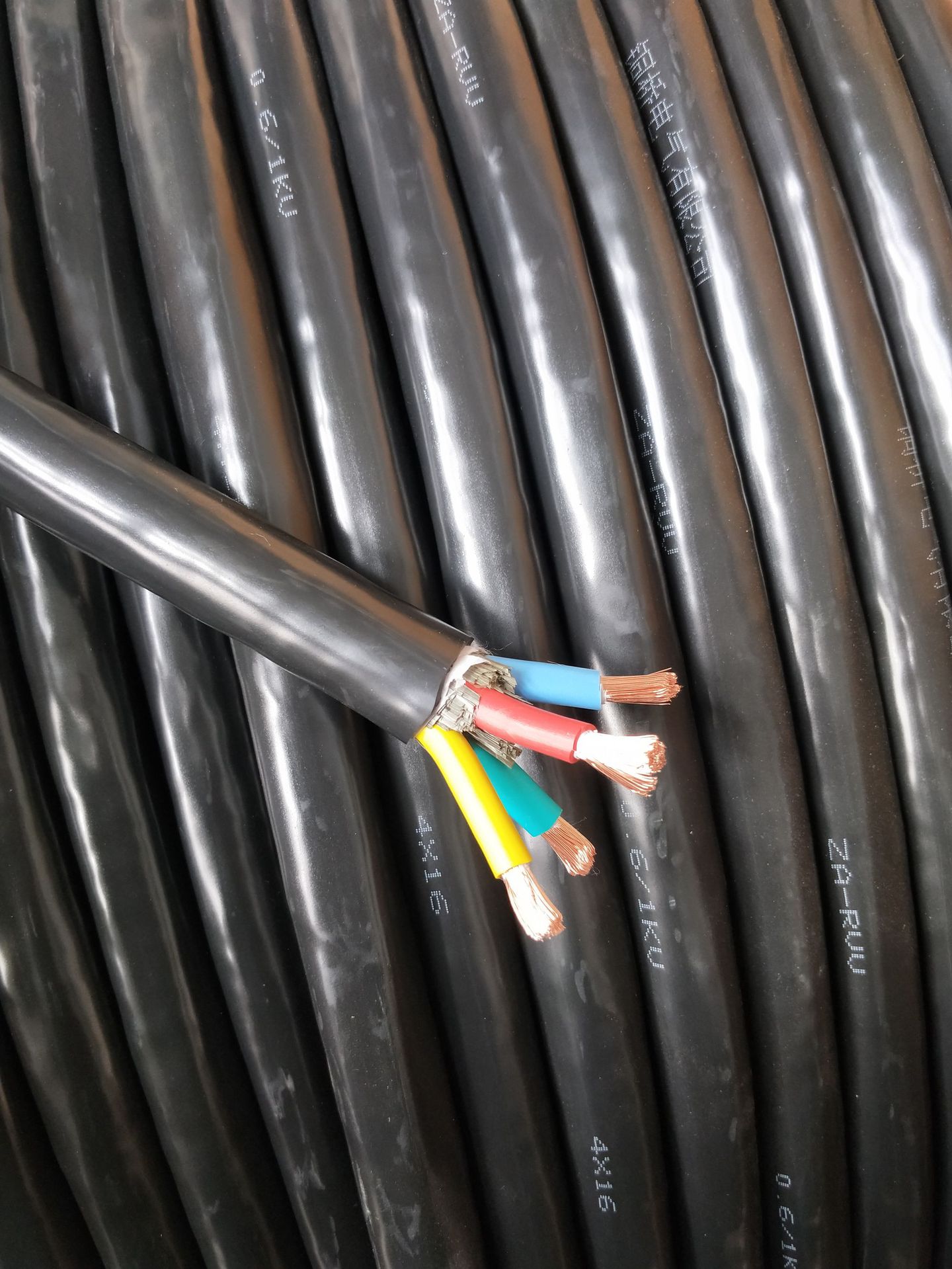 za-rvv纯铜电缆线户外阻燃16mm 25 35 70平方单芯3*4 rvvz 95铜线