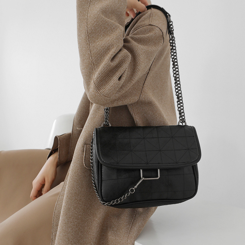 g87小ck流浪包包女2020新款潮港风摇滚邮差链条包网红大容量单肩