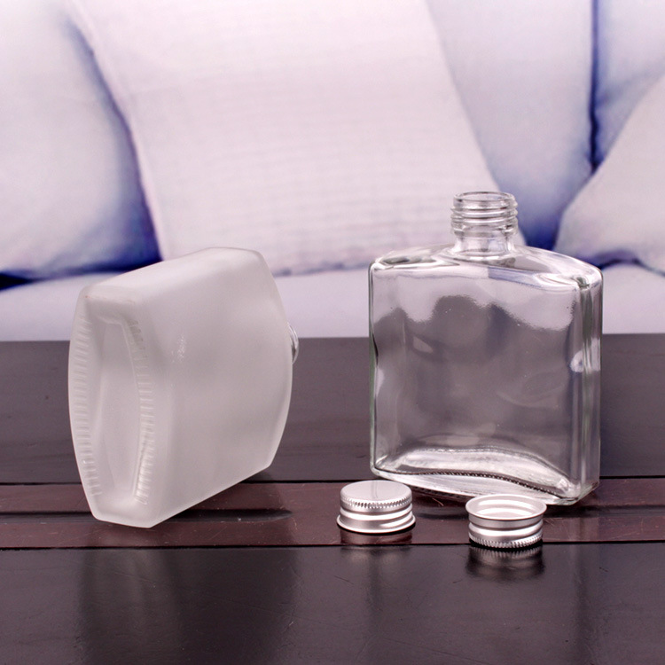 现货批发透明玻璃小酒瓶200ml扁酒瓶二锅头白酒瓶密封原酿劲酒瓶