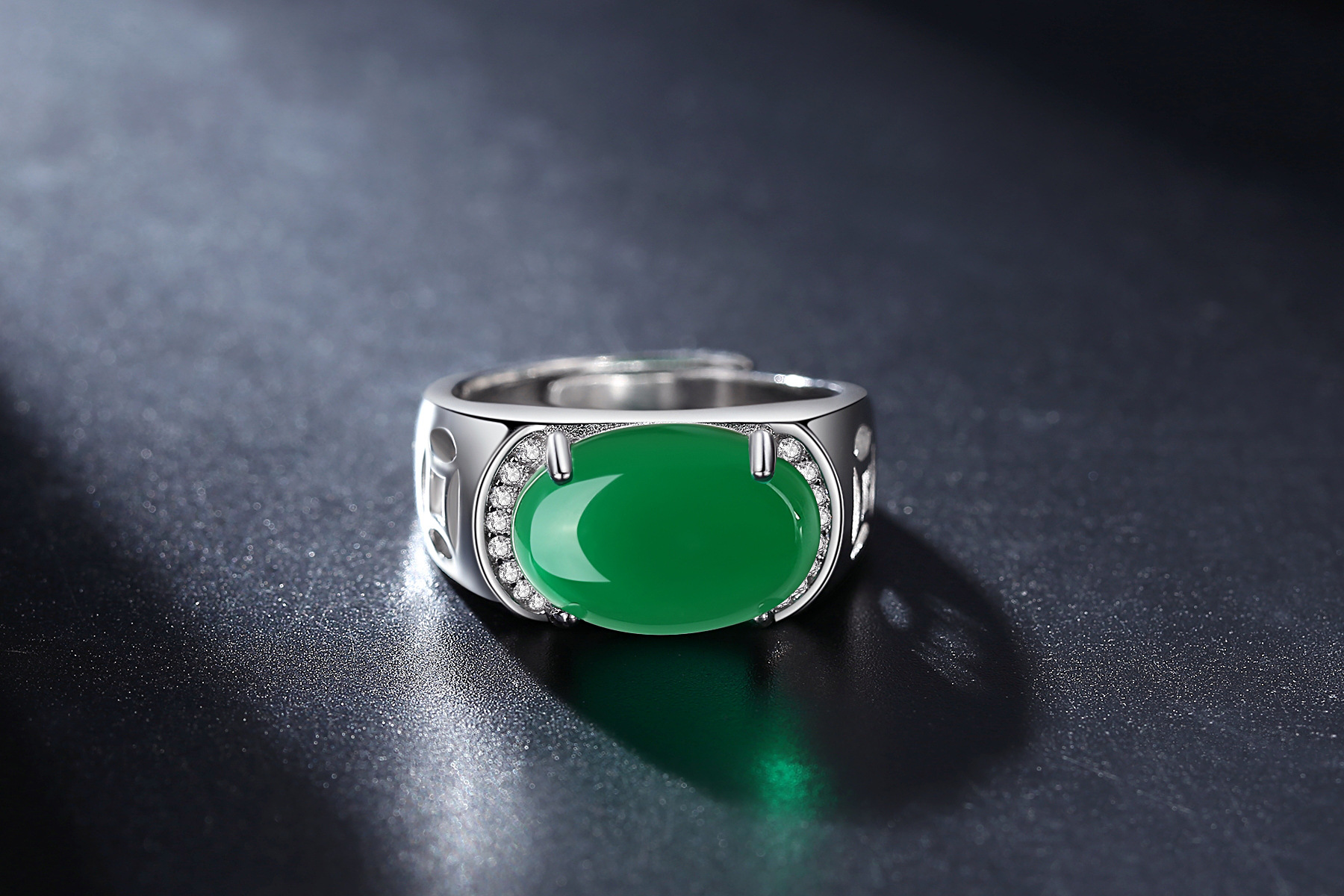 复古民族风绿玛瑙戒指男绿玉髓宝石男士戒指镂空指环时尚饰品批发