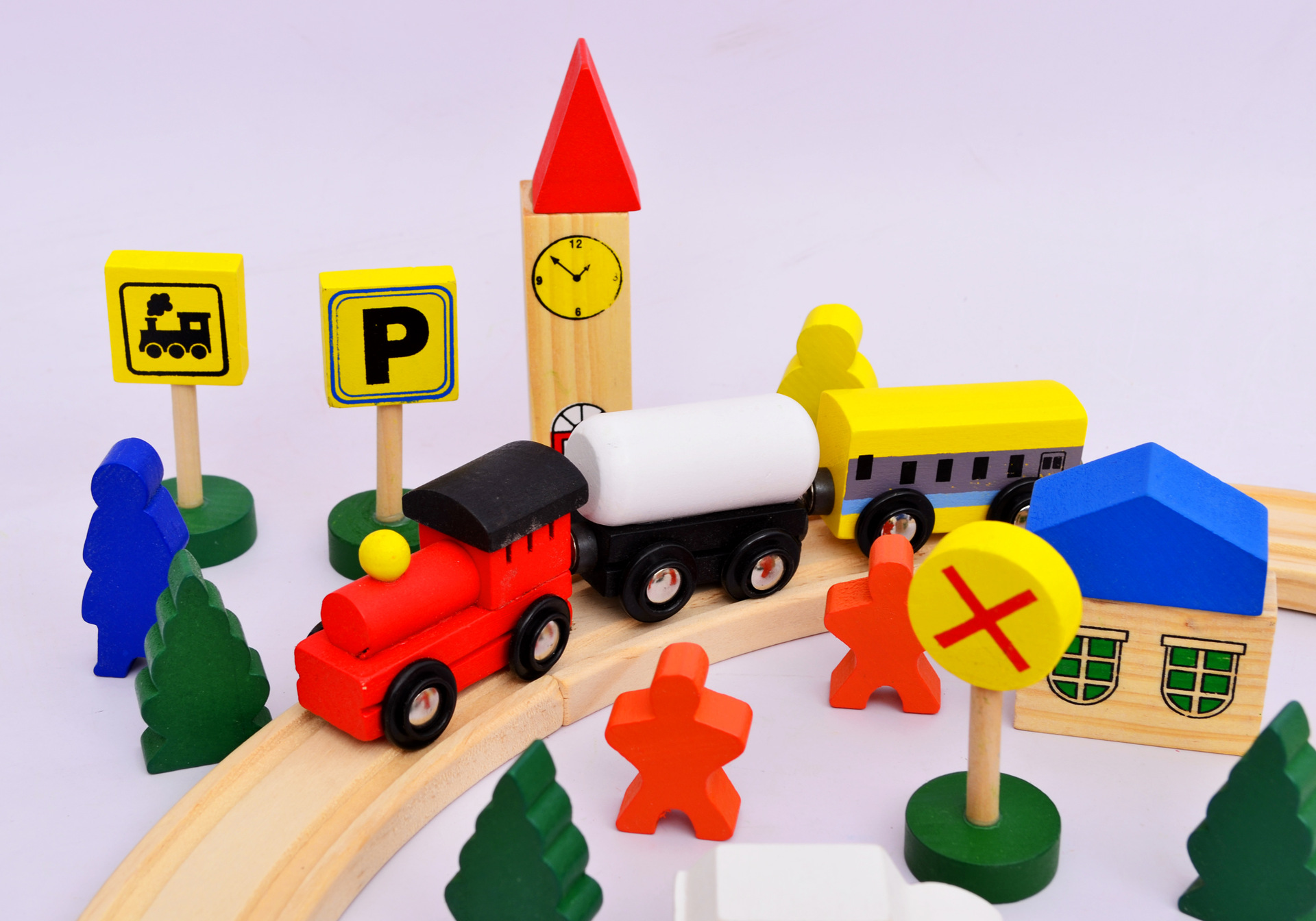 木质8字轨道小火车套装 木制轨道男女孩益智儿童积木拆装组合