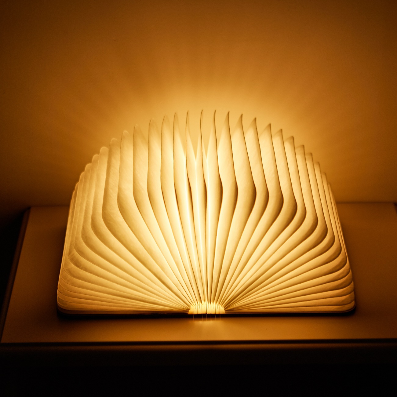 书灯 led折叠书本灯 usb充电书灯 木质书本灯 翻页创意夜灯大促销