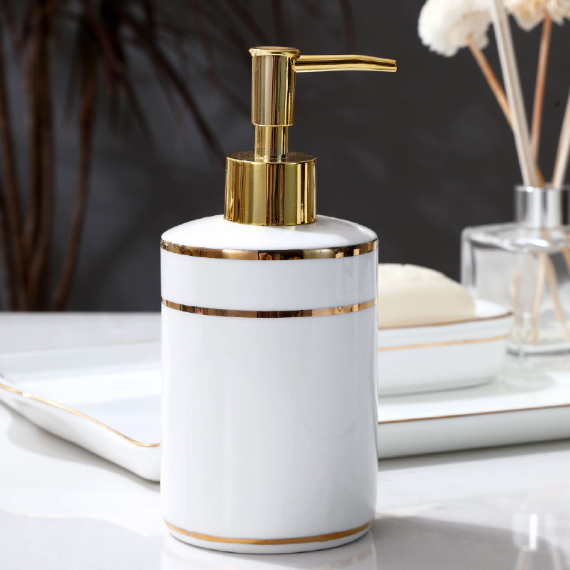 卫浴洗漱套装五件套家用浴室用品陶瓷酒店卫生间漱口杯沐浴露瓶子