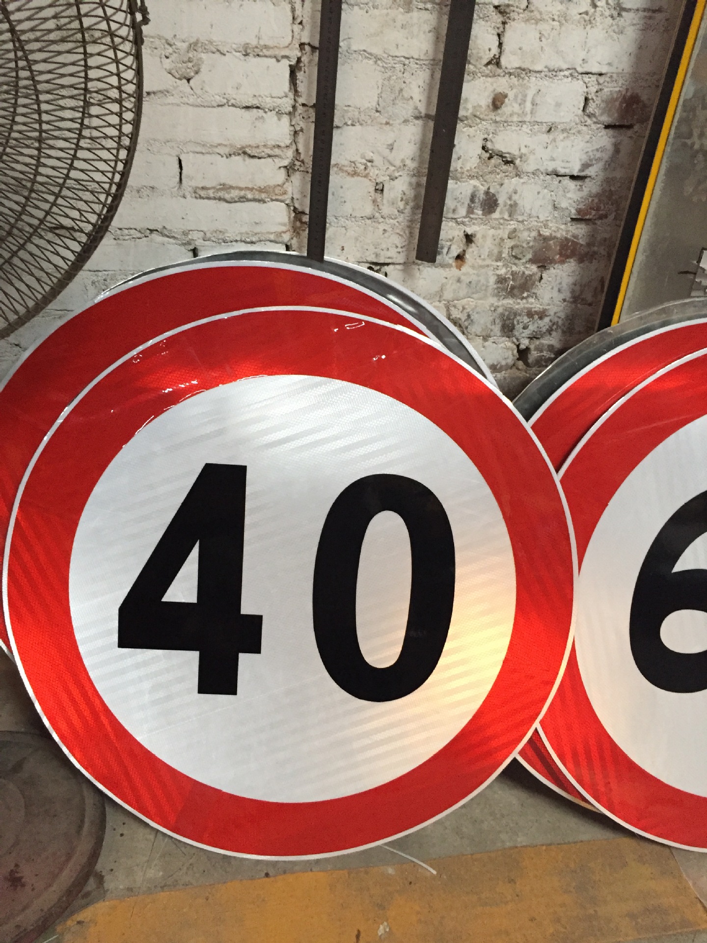 限速30/40标牌∮600/800/1000/1200白底红圈黑图形 厚0.8-1.5mm