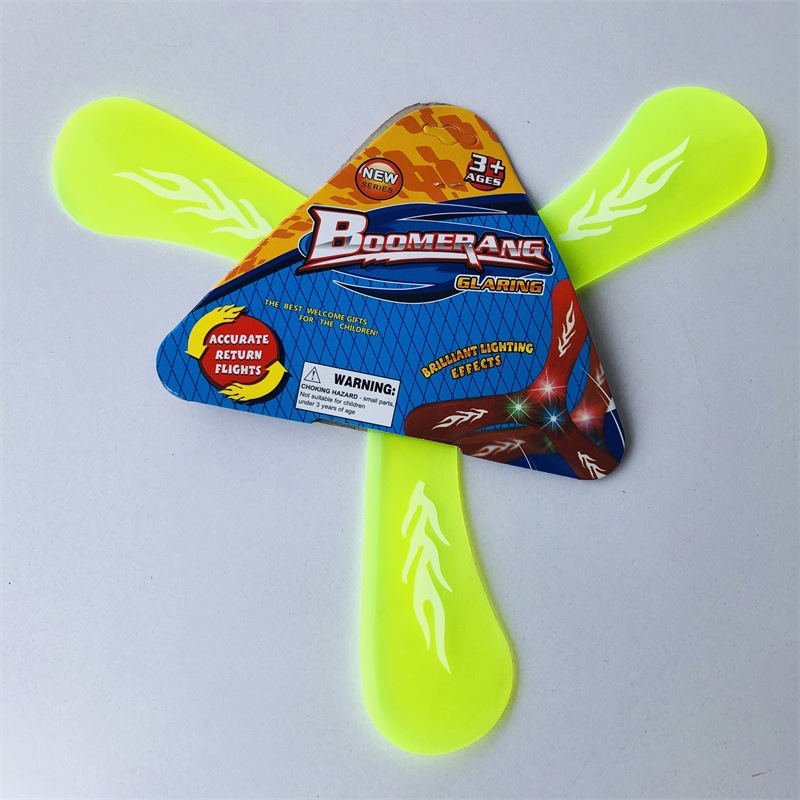 发光三角回旋飞镖 儿童用品 户外体育三角标热销地摊夜市玩具批发