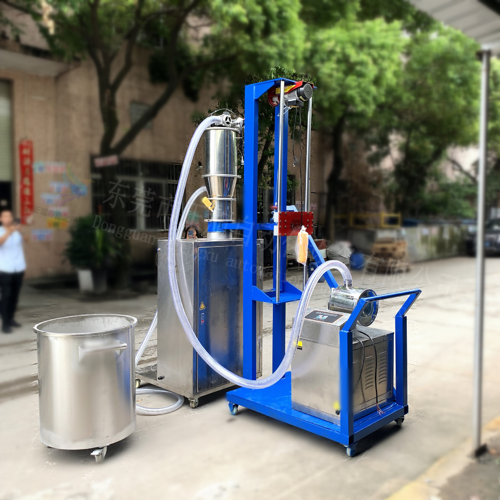 新丰感应粉体吸料机真空负压抽料机防爆称重给料机无尘投料机