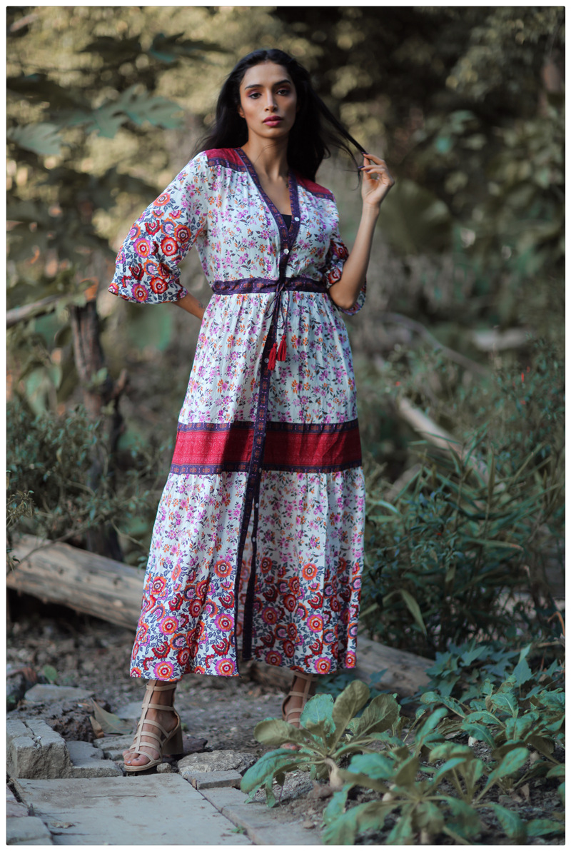 0916波西米亚异域风短袖v领流苏系带碎花连衣裙长裙柬埔寨