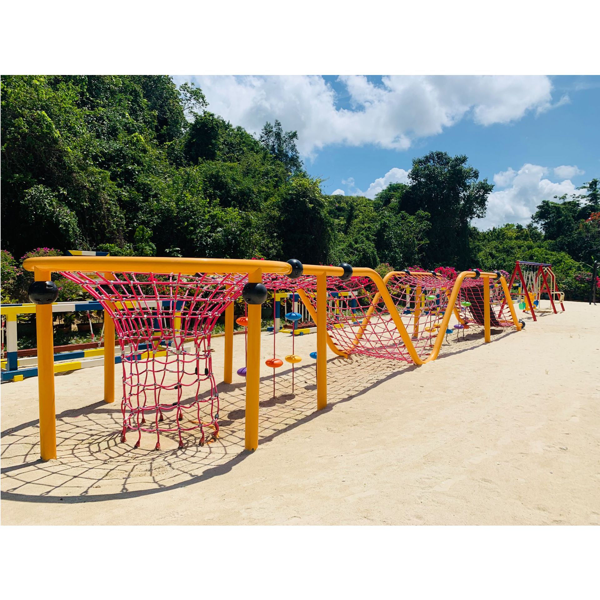 海南户外儿童成年大型拓展运动训练器攀爬游乐设备厂家定做荡桥