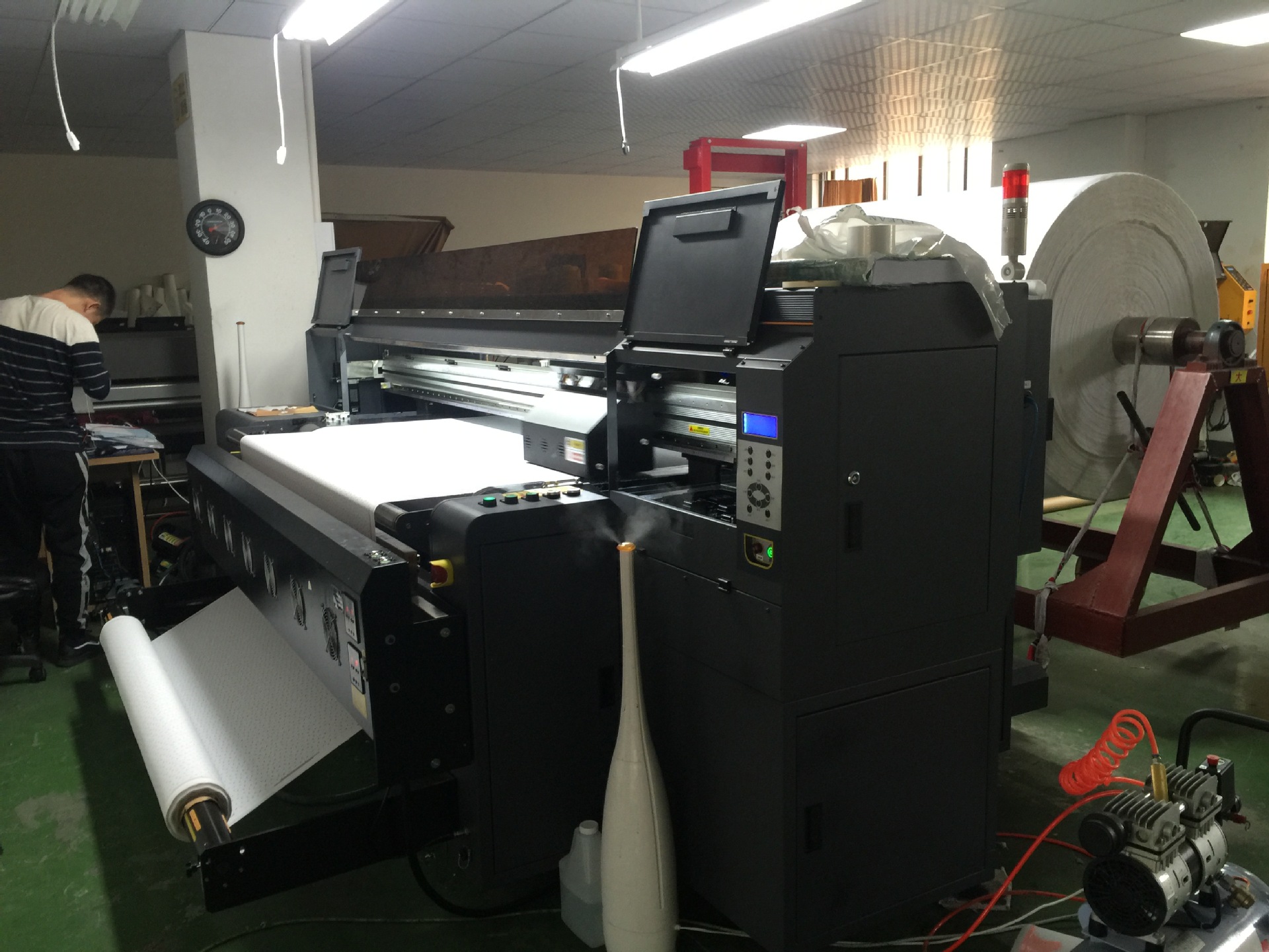 供应涂料直喷导带数码印花机 纯棉针织梭织布高精度印花机 成本低