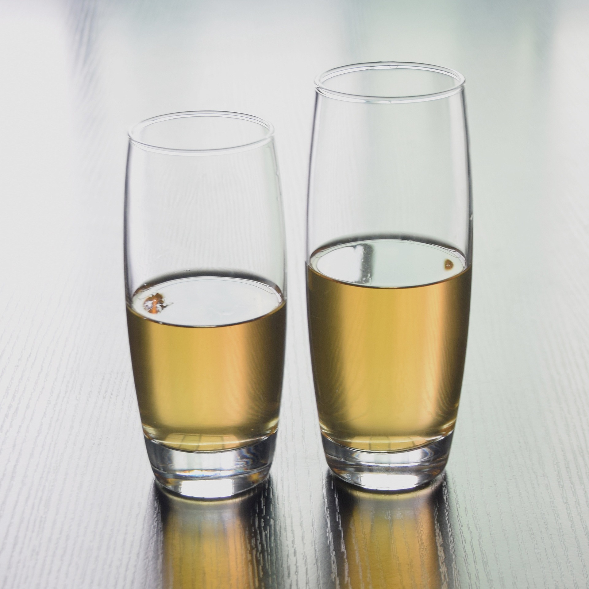 厂家批发外贸透明奶茶杯个性果汁杯高档酒店餐厅水杯吹制玻璃杯