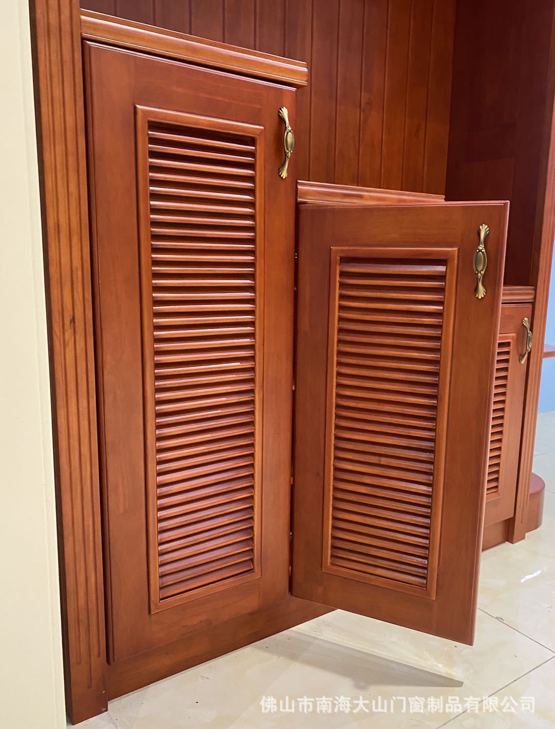 佛山橡木柜门实木衣柜橱柜鞋柜原木柜门书柜门胡桃木红橡酒柜柜门