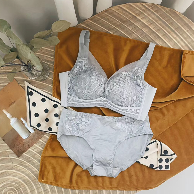 新品泰国天然乳胶内衣女大胸显小性感无钢圈聚拢防下垂调整型胸罩