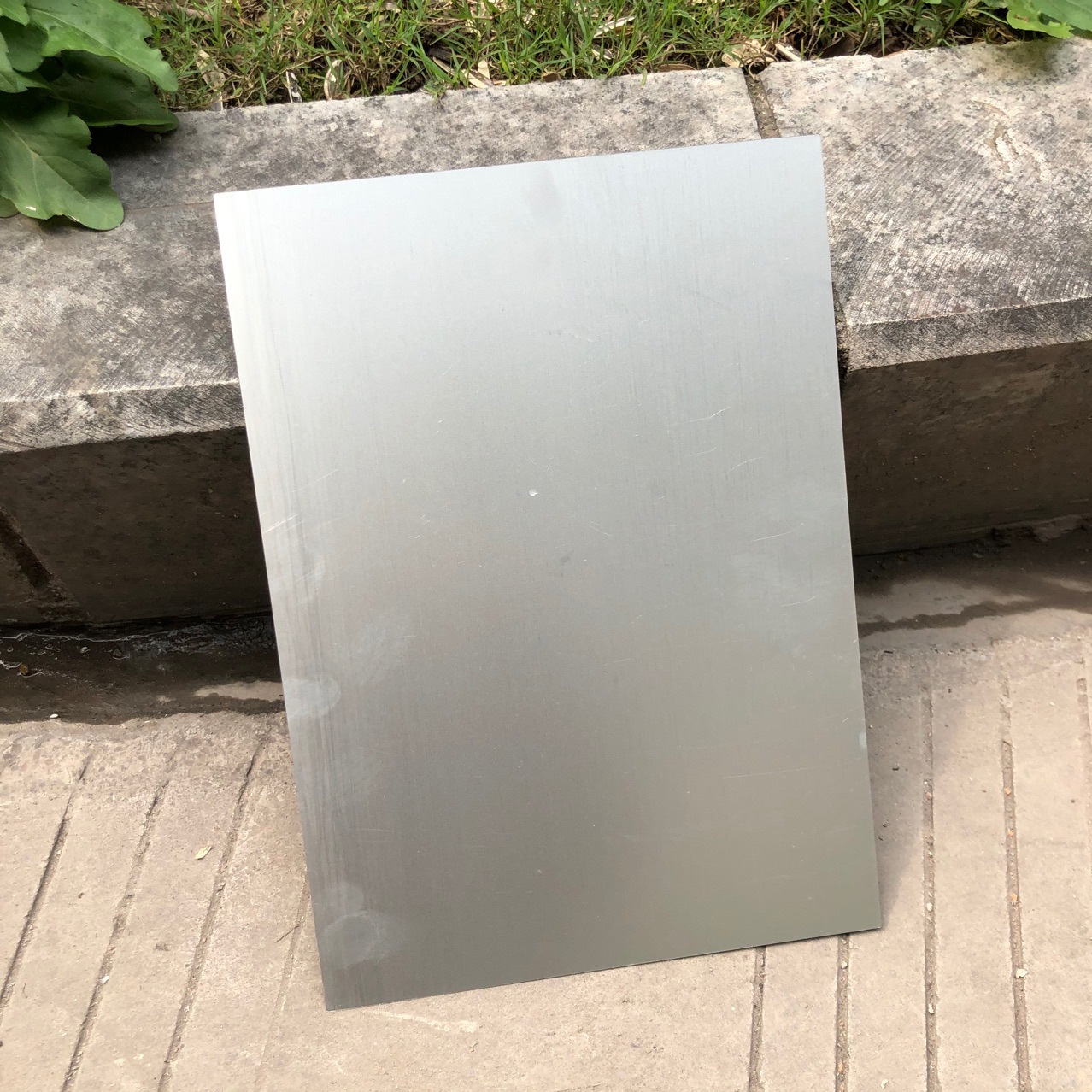 厂家直销新品特价a4镀锌板薄铁片 长方形0.3毫米厚可被磁铁吸铁板