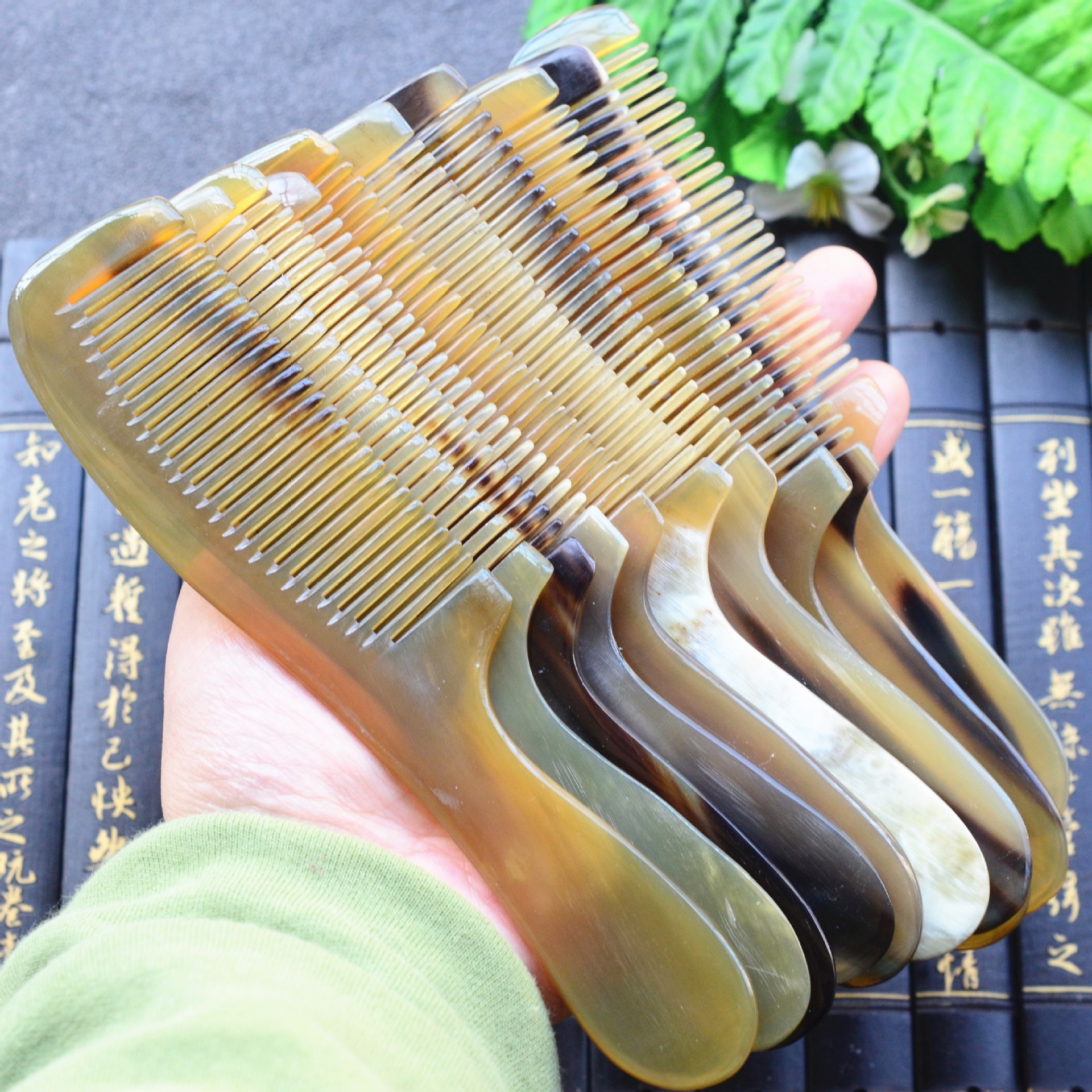 牛角梳子正品天然水牛按摩梳子女脱包包头部经络防五齿按摩梳手柄-阿