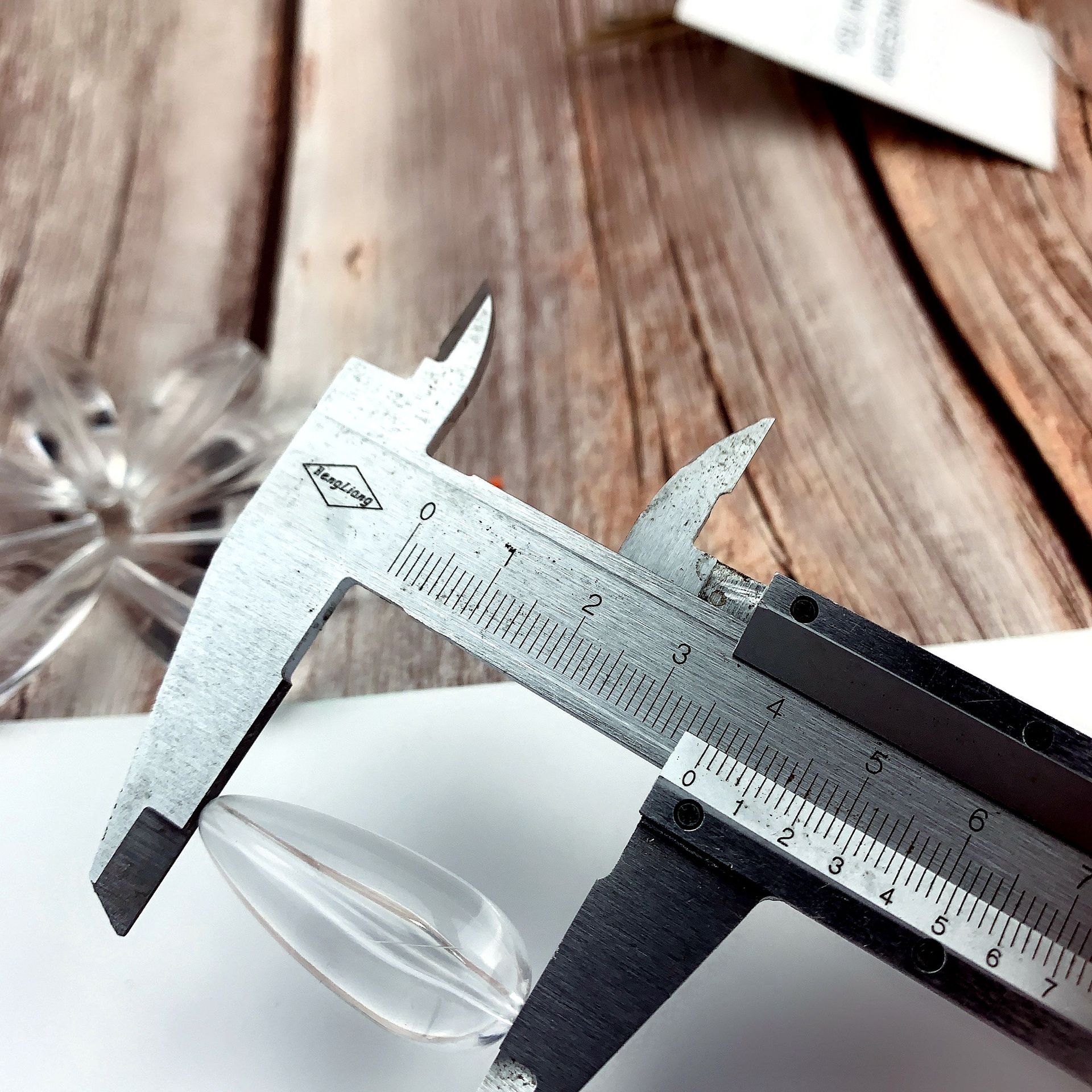 路亚助投器路亚直孔滴水缓沉亚克力珠子飞蝇钩马口白条克批发