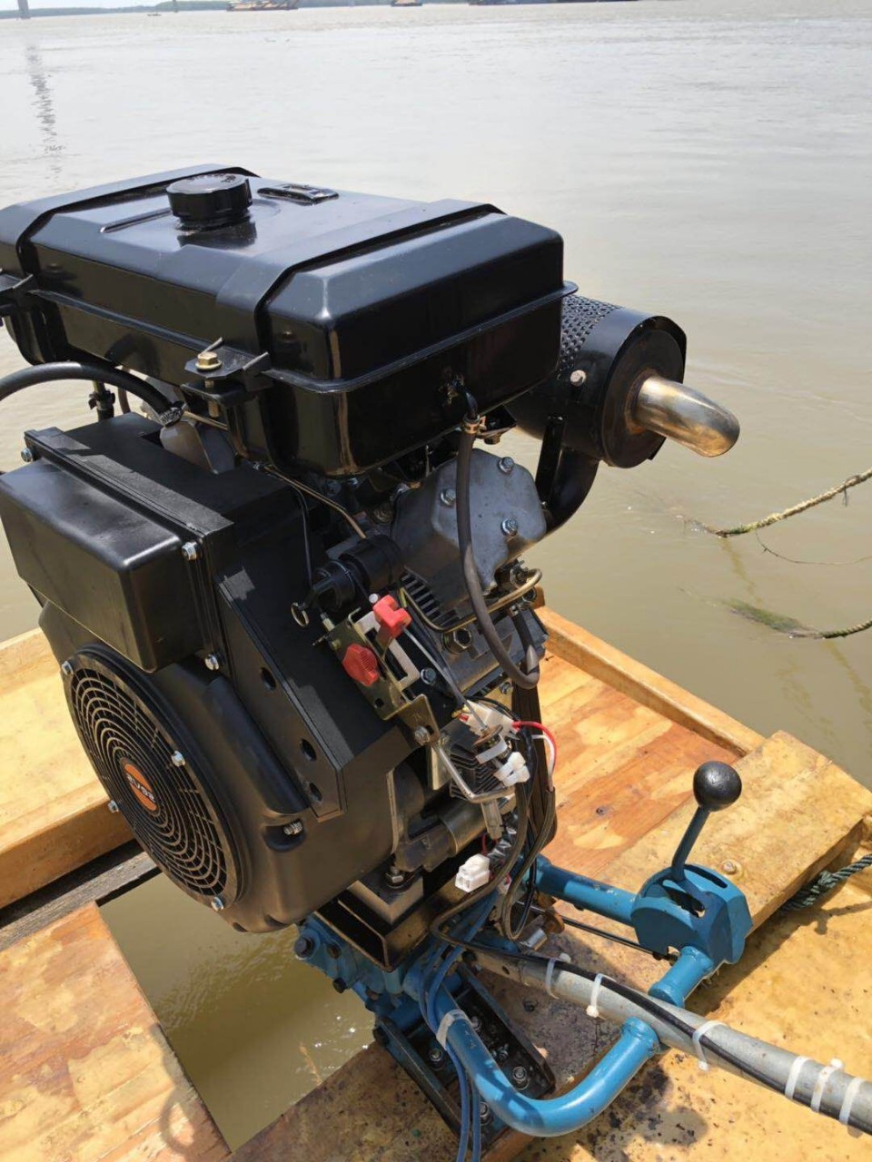 风冷双缸柴油发动机2v92fd. 16kw,25马力船挂收割液压泵工程机