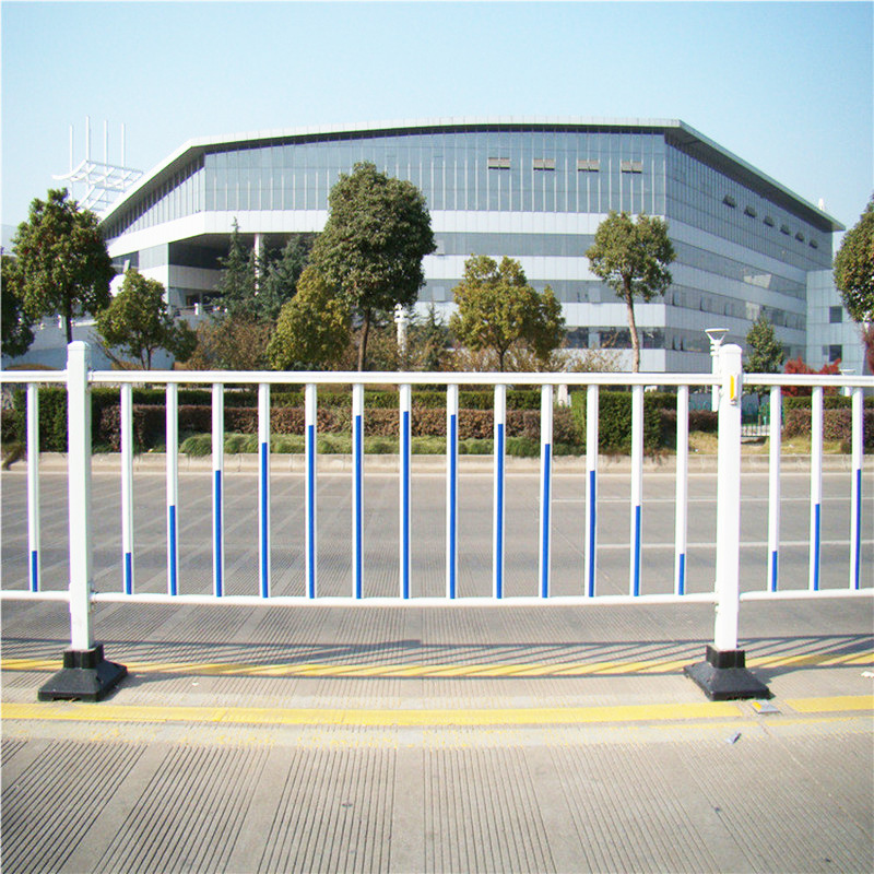 厂家现货市政道路护栏公路马路人行道隔离栏蓝色反光膜防护围栏