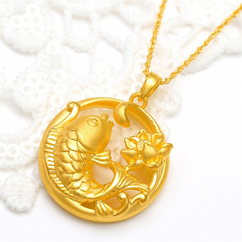 可爱活泼莲花鱼吊坠 铜镀黄金喷砂荷花锦鲤鱼吊坠 砂面鱼儿项链